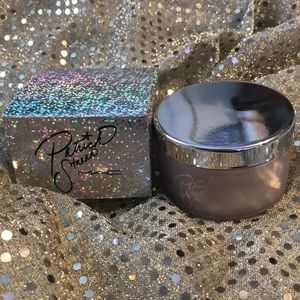 Mac Patrick’s Powder